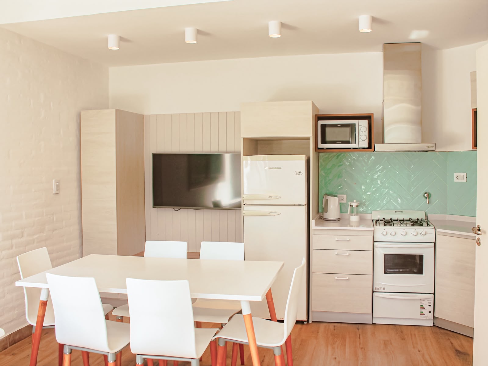 Cocina comedor de Solar Pampa